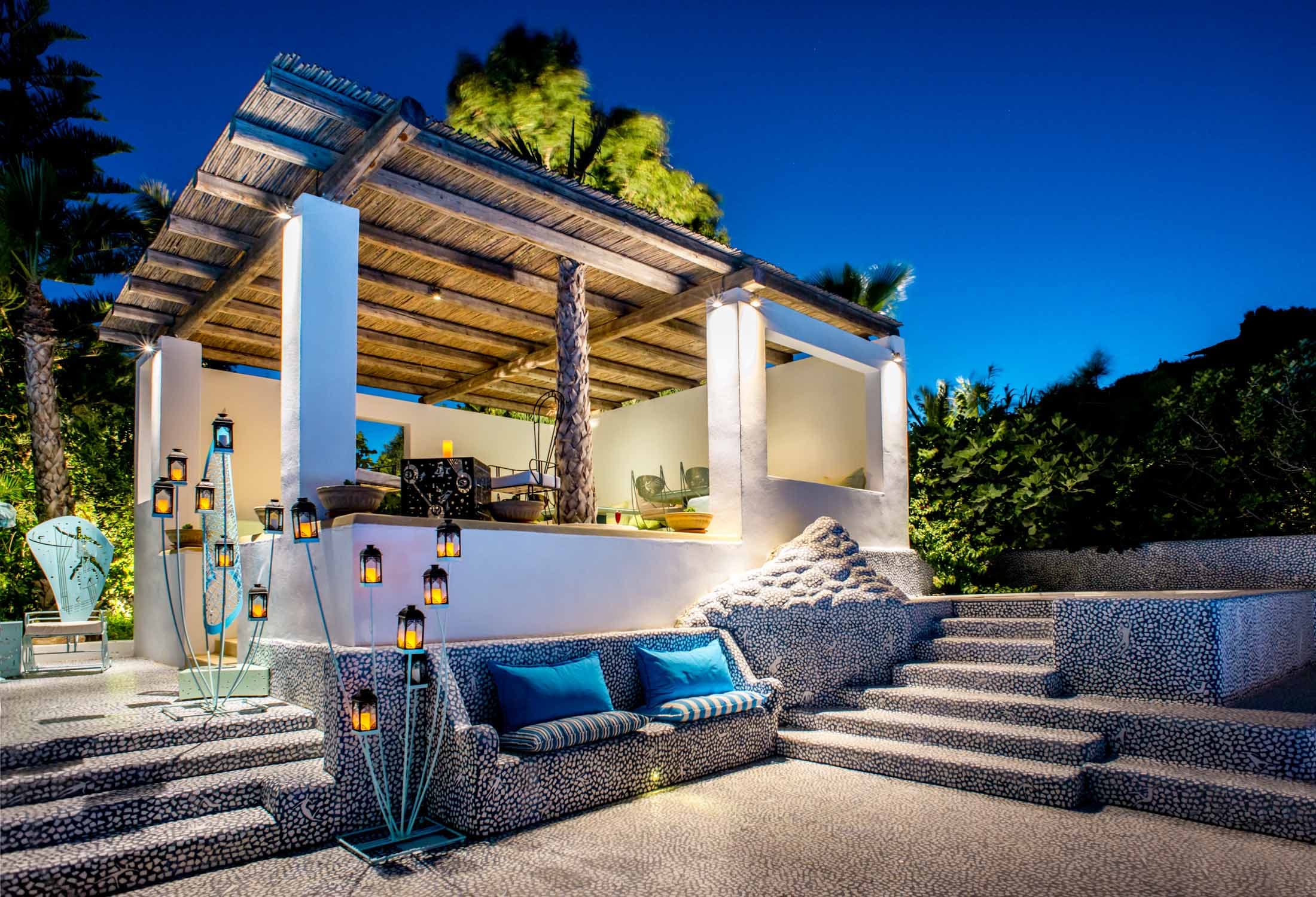 Agalia Luxury Suites image 4